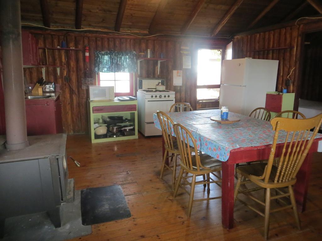 Lake Wolsey Cabins Otel Gore Bay Dış mekan fotoğraf